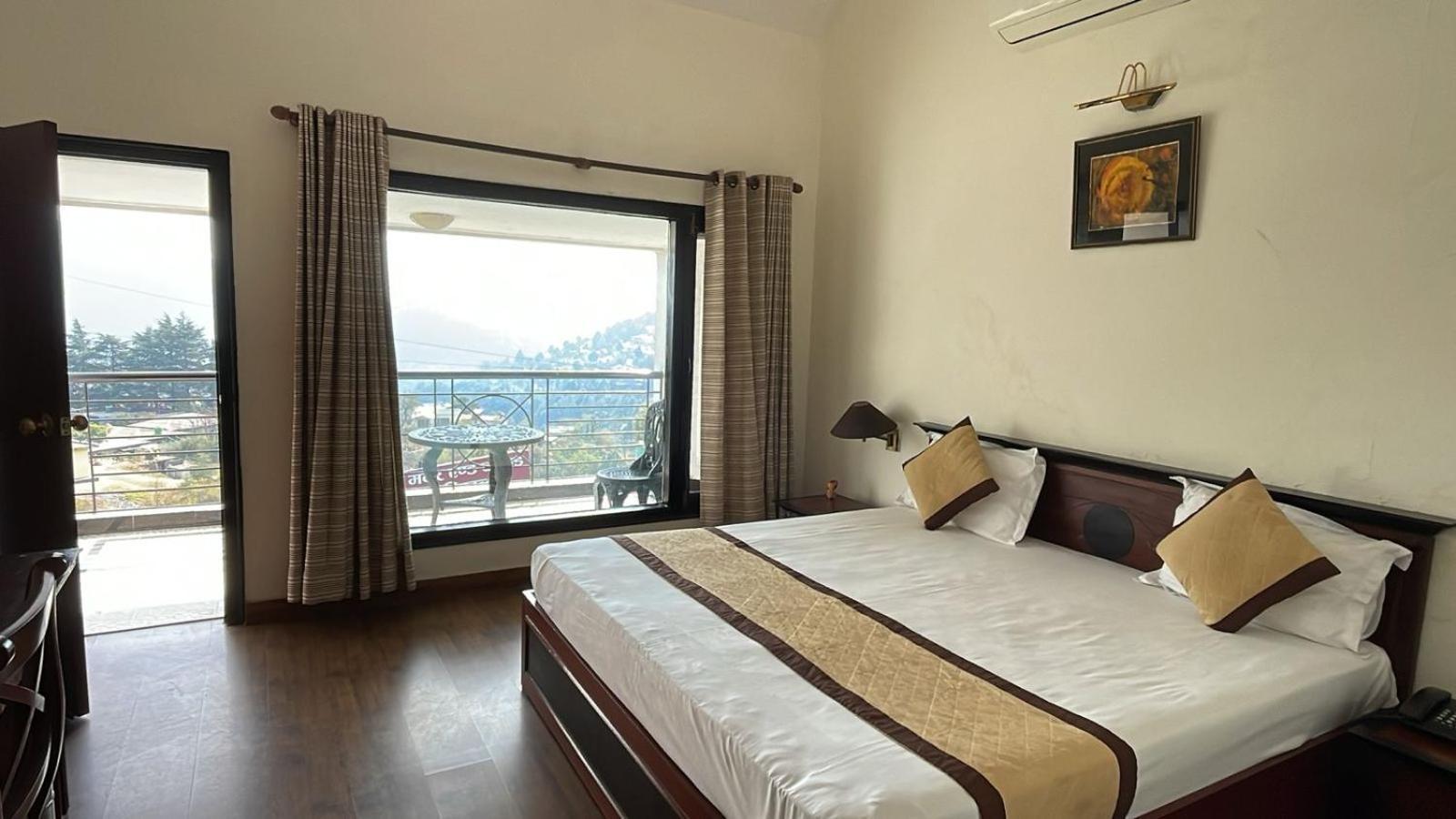 8Fold-Pinecrest By Larisa, Bhimtal Hotel Exterior photo