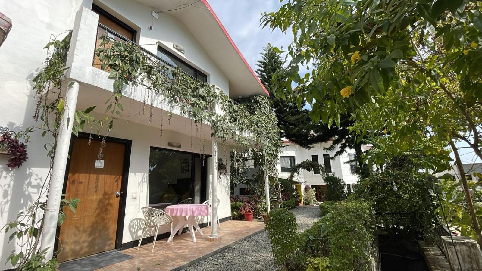 8Fold-Pinecrest By Larisa, Bhimtal Hotel Exterior photo