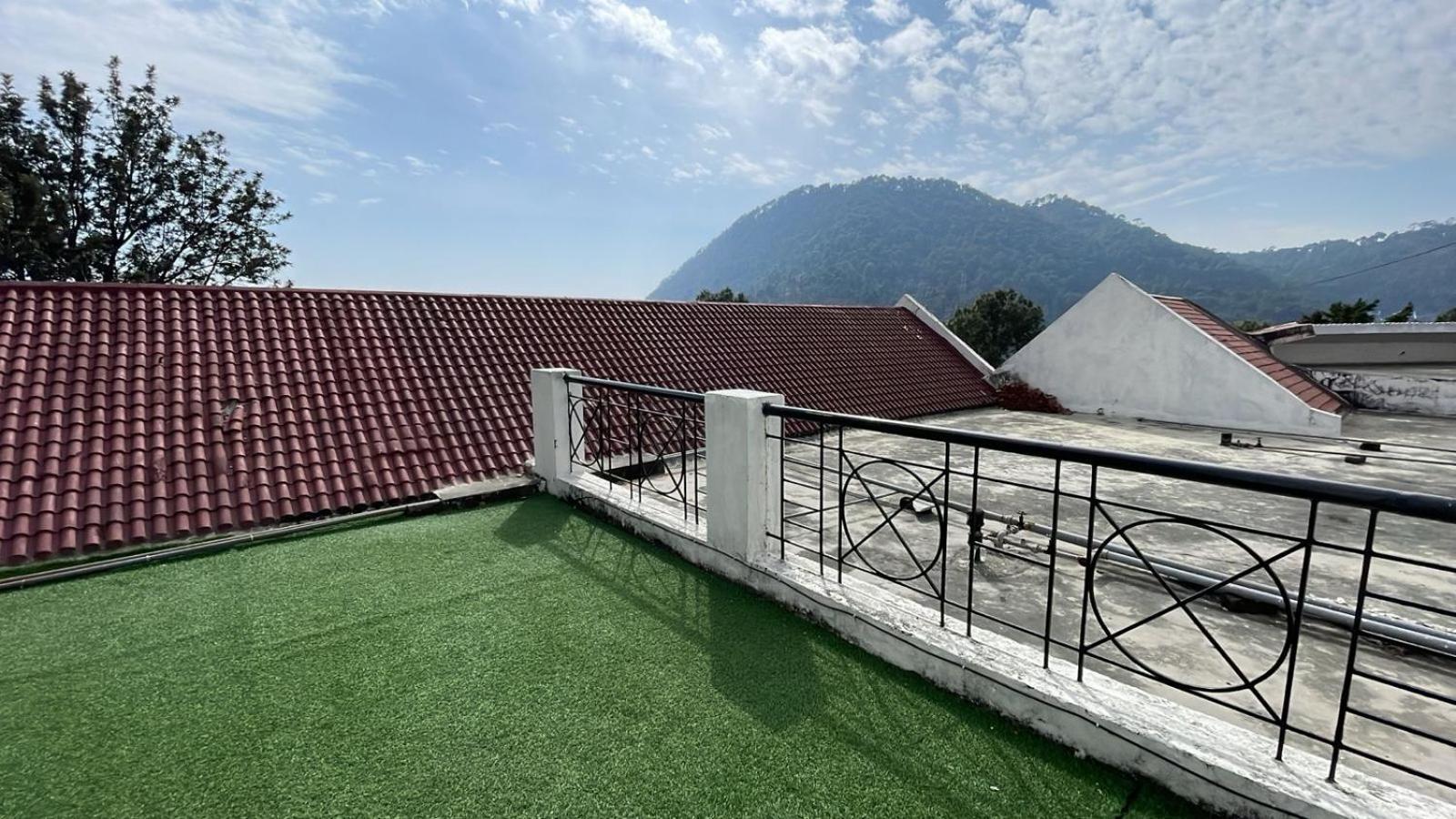 8Fold-Pinecrest By Larisa, Bhimtal Hotel Exterior photo