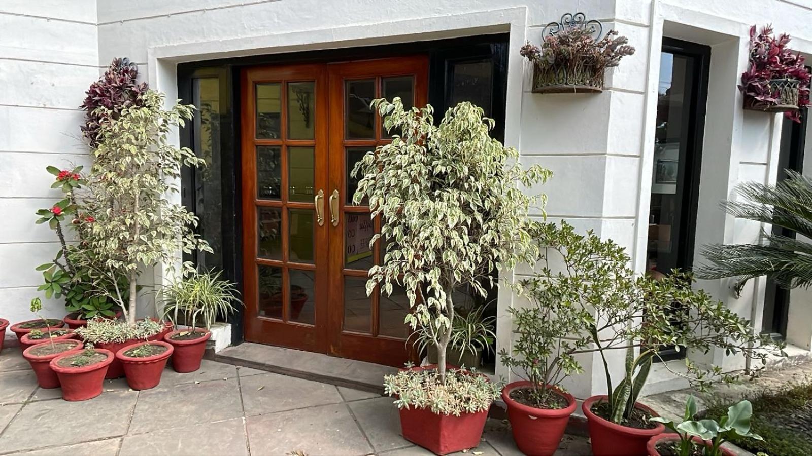 8Fold-Pinecrest By Larisa, Bhimtal Hotel Exterior photo