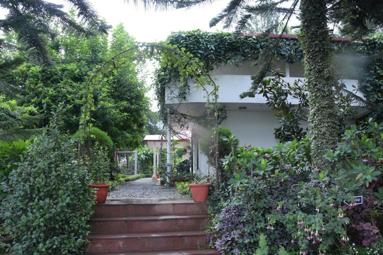 8Fold-Pinecrest By Larisa, Bhimtal Hotel Exterior photo